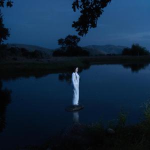 蜜桃免费观看电视剧的背景故事
